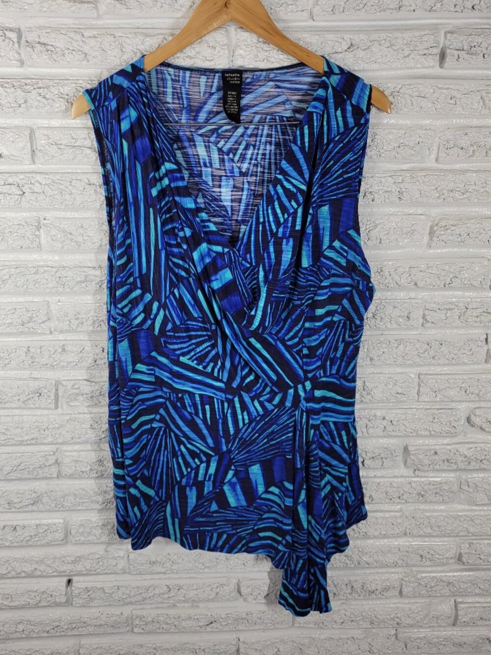 Rafaella Studio 3X Blue Geometric Tunic Tank Top Sleeveless V-Neck GEO61E